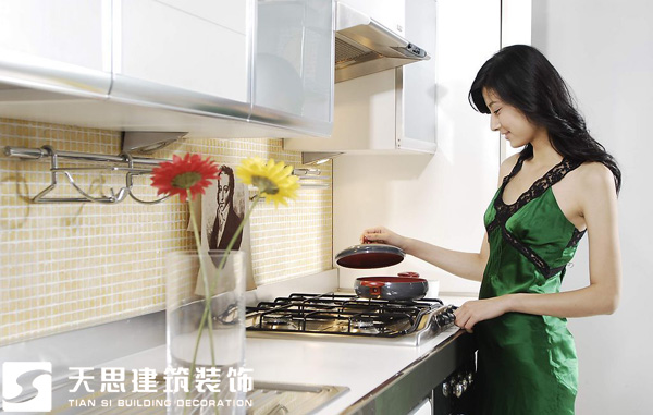 <a href=http://m.huadesports.cn/anli/ target=_blank class=infotextkey>合肥工裝</a>公司