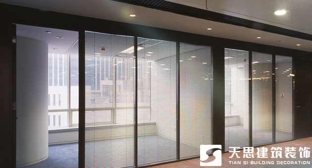 <a href=http://m.huadesports.cn/ target=_blank class=infotextkey>合肥辦公室裝修</a>玻璃